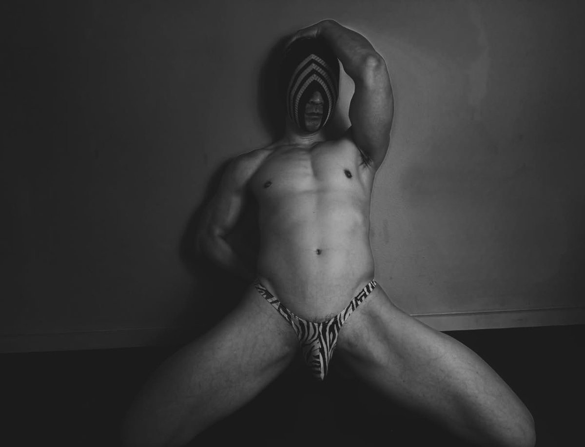 MMuscleJobber's tweet photo. Just waiting for my next match ;). Who thinks they can take me? https://t.co/LaYBFgHk7N