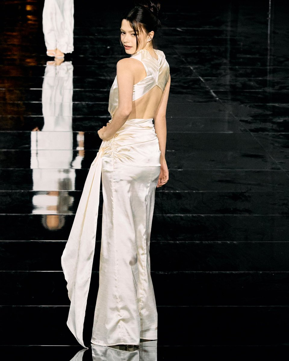 thaiupdate2021's tweet photo. Becky Armstrong took the spotlight as she walked the runway at the Le Défilé L’Oréal Paris “Express Your Worth” show during Paris Fashion Week on September 28, 2026, in Paris, France. ✨🇫🇷

The Thai actress looked stunning as she joined the star-studded celebration of beauty, confidence, and self-expression.

#LeDefileLOrealParis2026xBecky
#RebeccaxLOrealParis
#LeDefileLOrealParis
#LOrealParisTH
#beckysangels
#thaiupdate2019