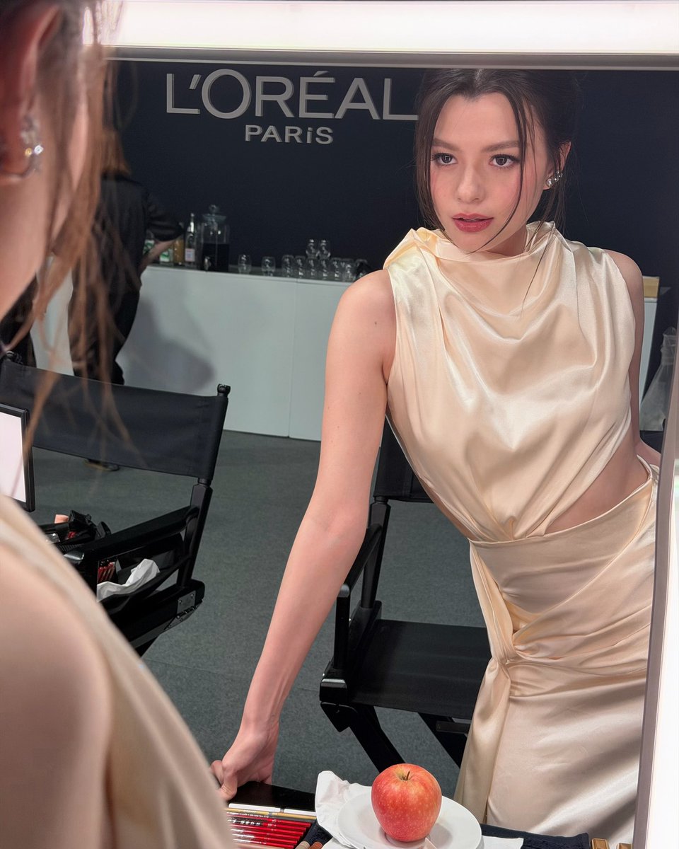 thaiupdate2021's tweet photo. Becky Armstrong took the spotlight as she walked the runway at the Le Défilé L’Oréal Paris “Express Your Worth” show during Paris Fashion Week on September 28, 2026, in Paris, France. ✨🇫🇷

The Thai actress looked stunning as she joined the star-studded celebration of beauty, confidence, and self-expression.

#LeDefileLOrealParis2026xBecky
#RebeccaxLOrealParis
#LeDefileLOrealParis
#LOrealParisTH
#beckysangels
#thaiupdate2019