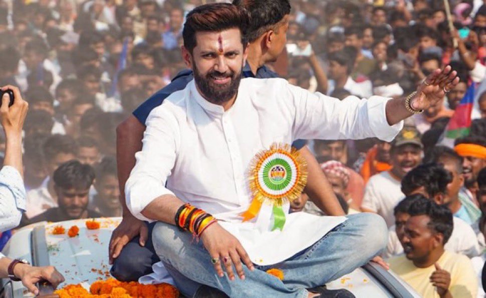 savedemocracyI's tweet photo. Breaking News 🚨

Big statement from Chirag Paswan 🔥

Lok Janshakti Party chief Chirag Paswan made a big statement regarding the UP elections, saying

“We are preparing to contest all 403 Assembly seats in Uttar Pradesh. 

The Lok Janshakti Party will contest the UP elections with full strength.

It is too early to say whether there will be an alliance or not.

The Lok Janshakti Party has received tremendous support from the youth at the event in Prayagraj.”