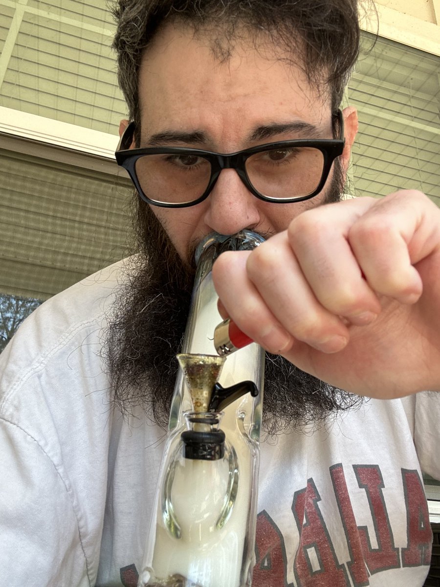 Kochak420's tweet photo. @sarahst0ner Cheers!! https://t.co/KPuoXDf6ZT