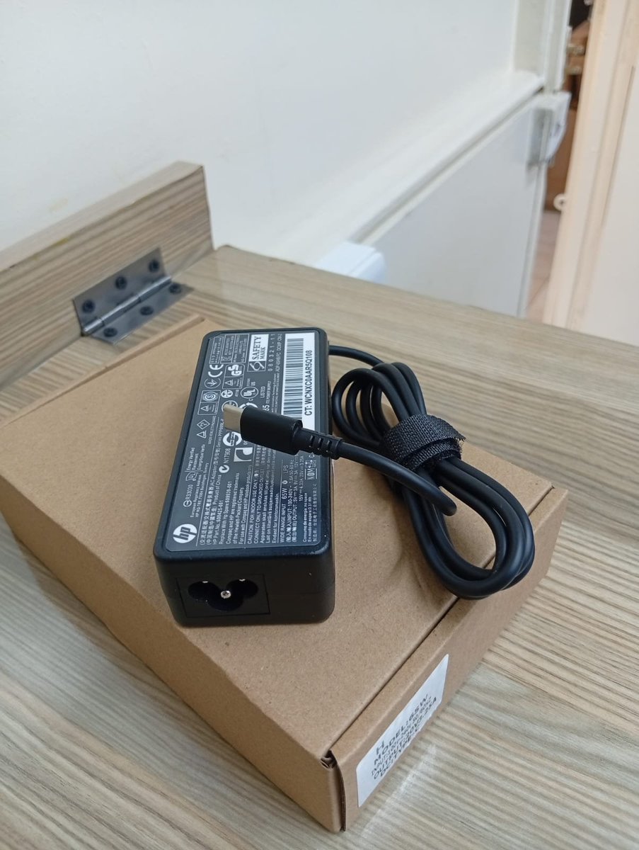 Teccosscomputer's tweet photo. laptop adapters:
⚡Hp/Lenovo/ Dell Small Pin @1800
⚡Hp/Lenovo/ Dell big pin @1800
⚡Hp/Lenovo/ Dell type C @4500 https://t.co/Hj8ixbSOEq