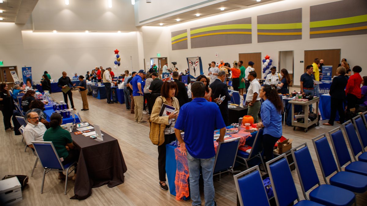 OrangeCoFL's tweet photo. Our Veterans Services Office invites those who served and their families to our Veterans Services Resource Fair! This event is just one way we're bridging the gap between service and civilian life.

📆 October 24 from 10 am to 3 pm 
🏫 Barnett Park
👉 https://t.co/Rzjv9w6I77 https://t.co/xIVm8AAs4N
