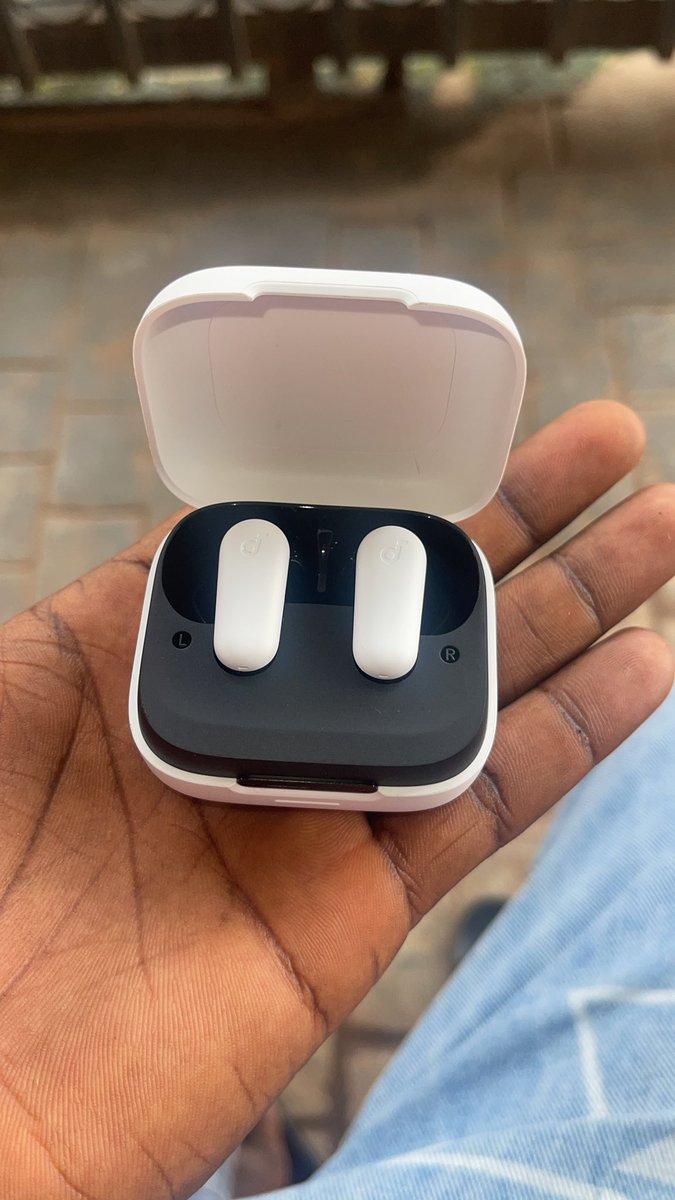 Oluwvpelumi's tweet photo. Got myself Anker Soundcore😚 https://t.co/9QkMkuZKoo