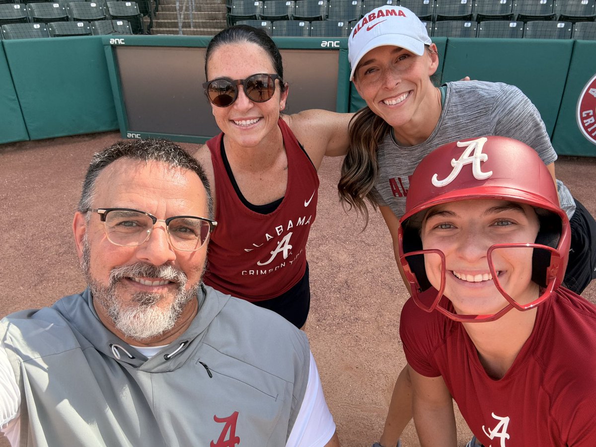 UACoachMurphy's tweet photo. TEAM practice starts tomorrow for #BAMASB. 

#Team31 has been working very hard in individual work. 

Wednesday 2 pm 
Thursday 230 https://t.co/Gv3vgb5l41