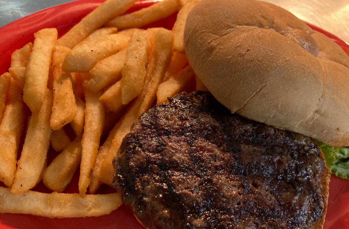 TCsReferee's tweet photo. BIG. JUICY. AMAZING.
Just three of many great words to describe the awesome half pound burgers we have here at TC’s Referee.
TANTALIZING TUE SOUPS (9.29.26):
Creamy Potato Broccoli || Cheeseburger & Fries
#BurgerTime https://t.co/DSADz776Kx