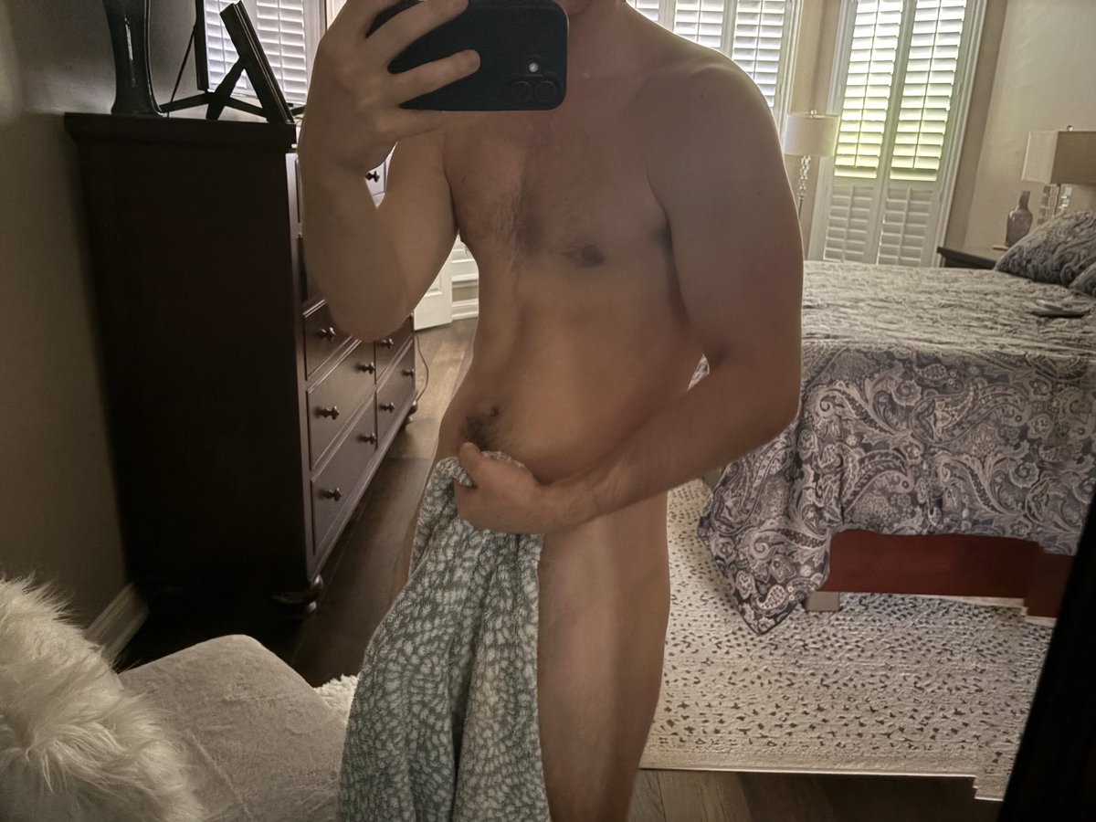 hornymovieguy's tweet photo. @thickiebb_ the bicep I have to offer https://t.co/eHHSBTUQm5