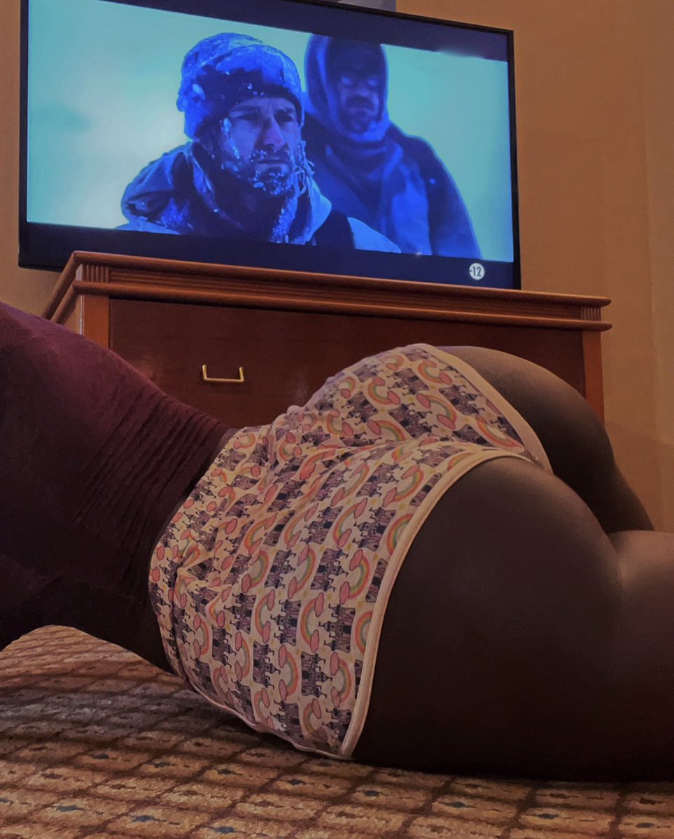 ifunanya_Chukw's tweet photo. It's movie time here 🎬🍿 https://t.co/sYCx0Mxp2U