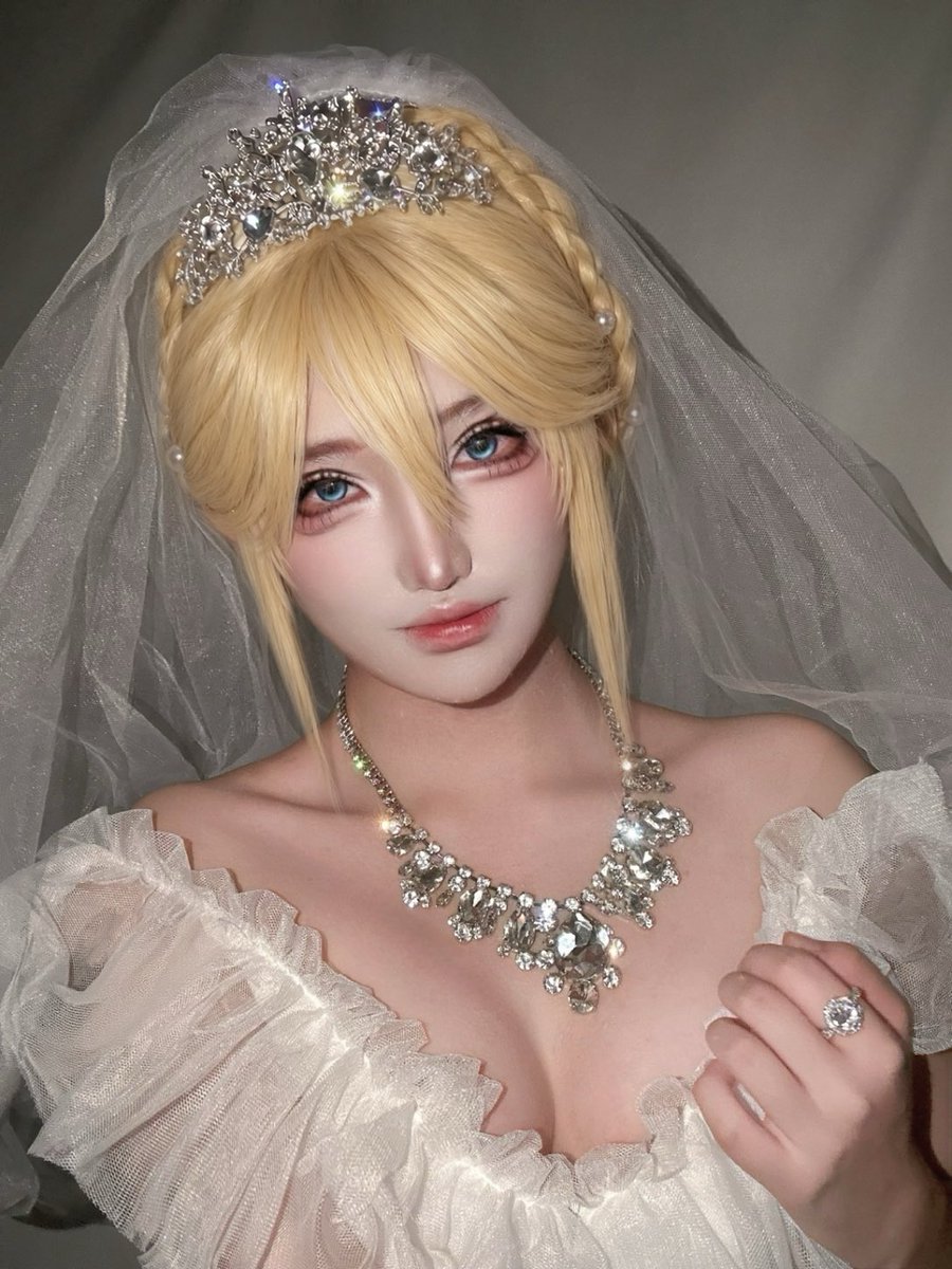 z0ex_'s tweet photo. Ymir, will you marry me? #進撃の巨人 #historiareiss #cosplay https://t.co/tqsHFVQMDu