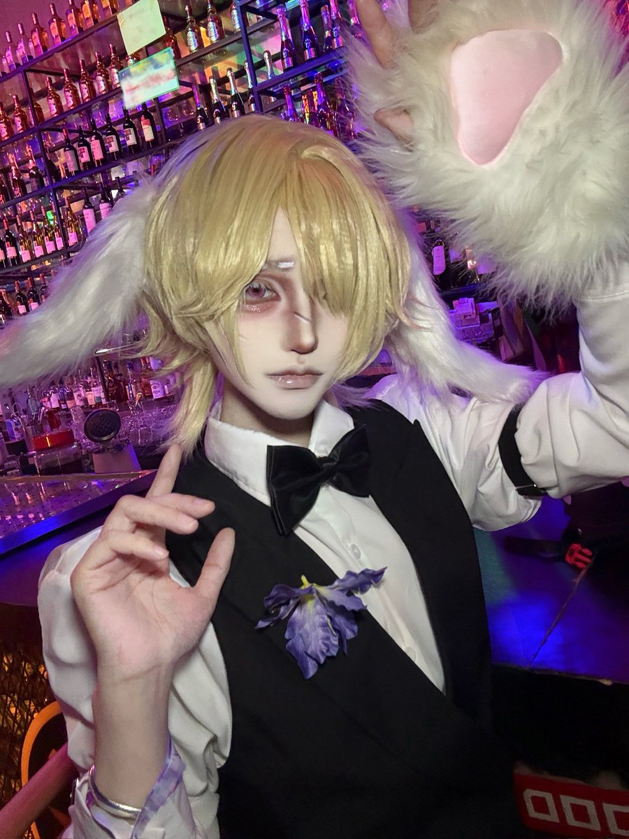 Imhunger2's tweet photo. 🐰#IdentiyV #第五人格 #cosplay #andrewkreiss https://t.co/TCDNjYMXvu