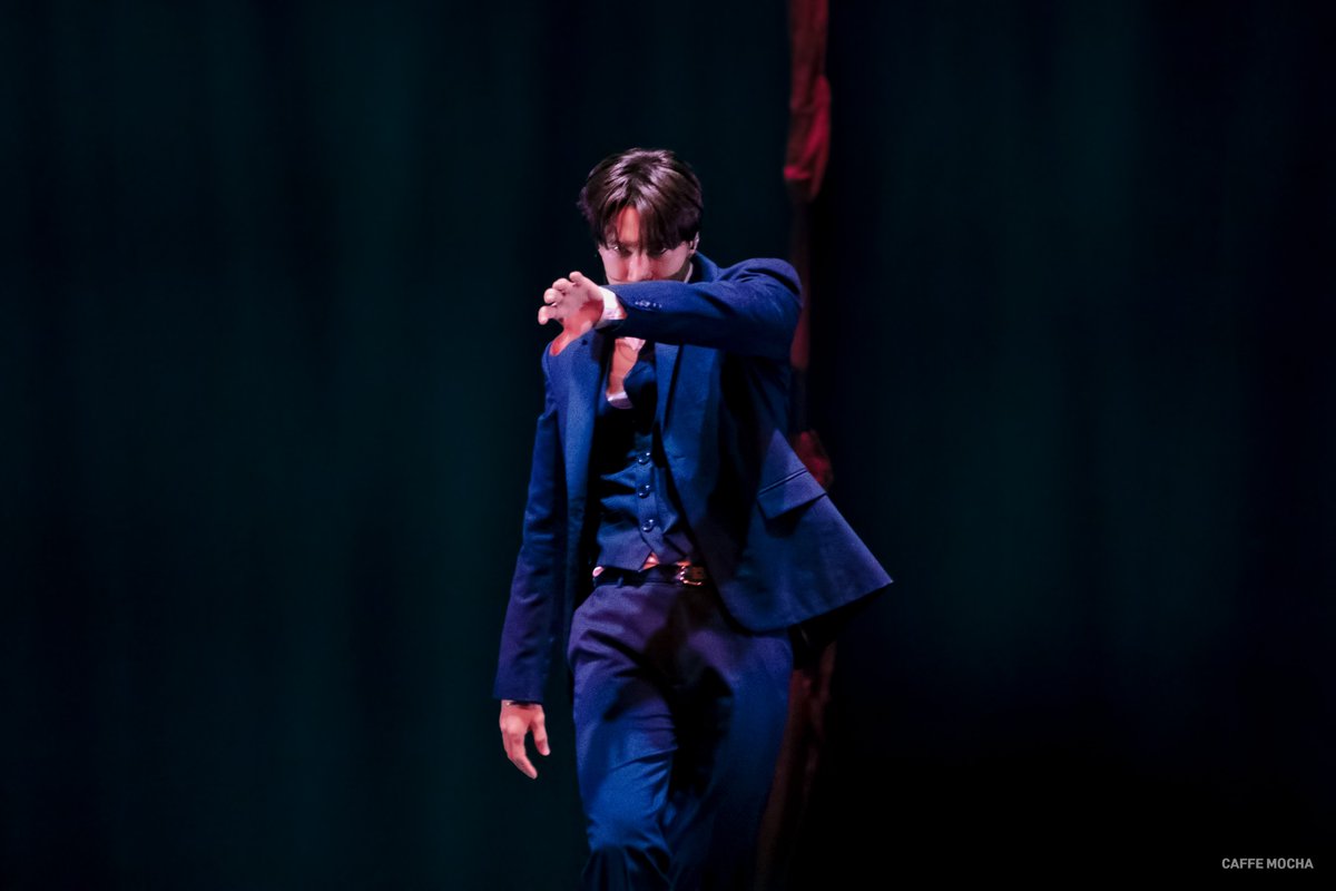 CaffeinMocha's tweet photo. 260719 EXO PLANET #6 ‘EXhOrizon’ in Kaohsiung

Jᴇᴋʏʟʟ▪︎▪︎▪︎

#EXO #엑소 #카이 #KAI
#EXhOrizon https://t.co/h95p81BGjx