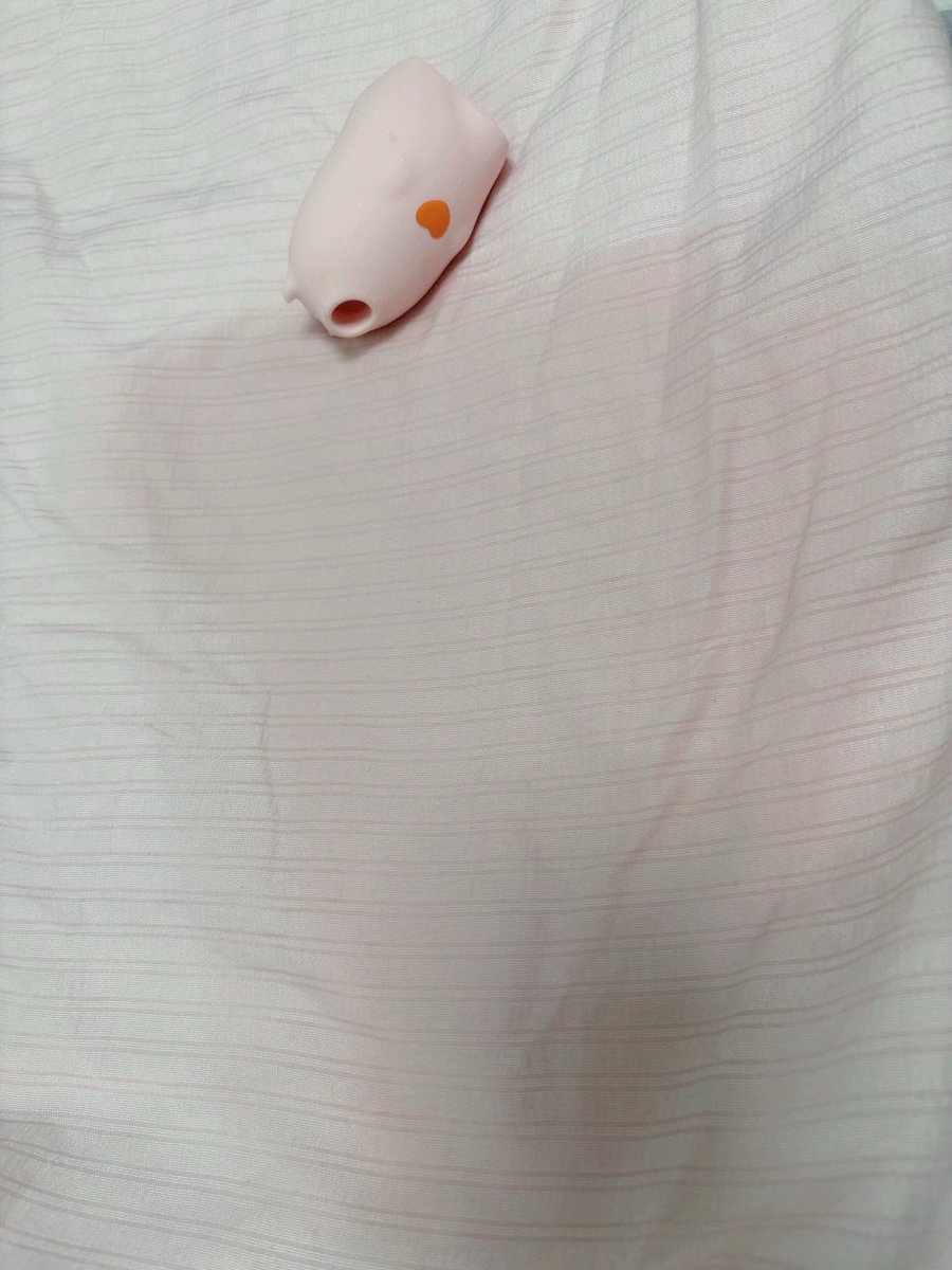 AndyMonstepeec's tweet photo. 3 things that make squirting easier: 💦
1) Relax first, pressure kills the mood.
2) Go slow, and find your rhythm.
3) Use a toy made for it.
#Squirting #SexTips #WellWithMonsterPub https://t.co/dMhvcgqpG9