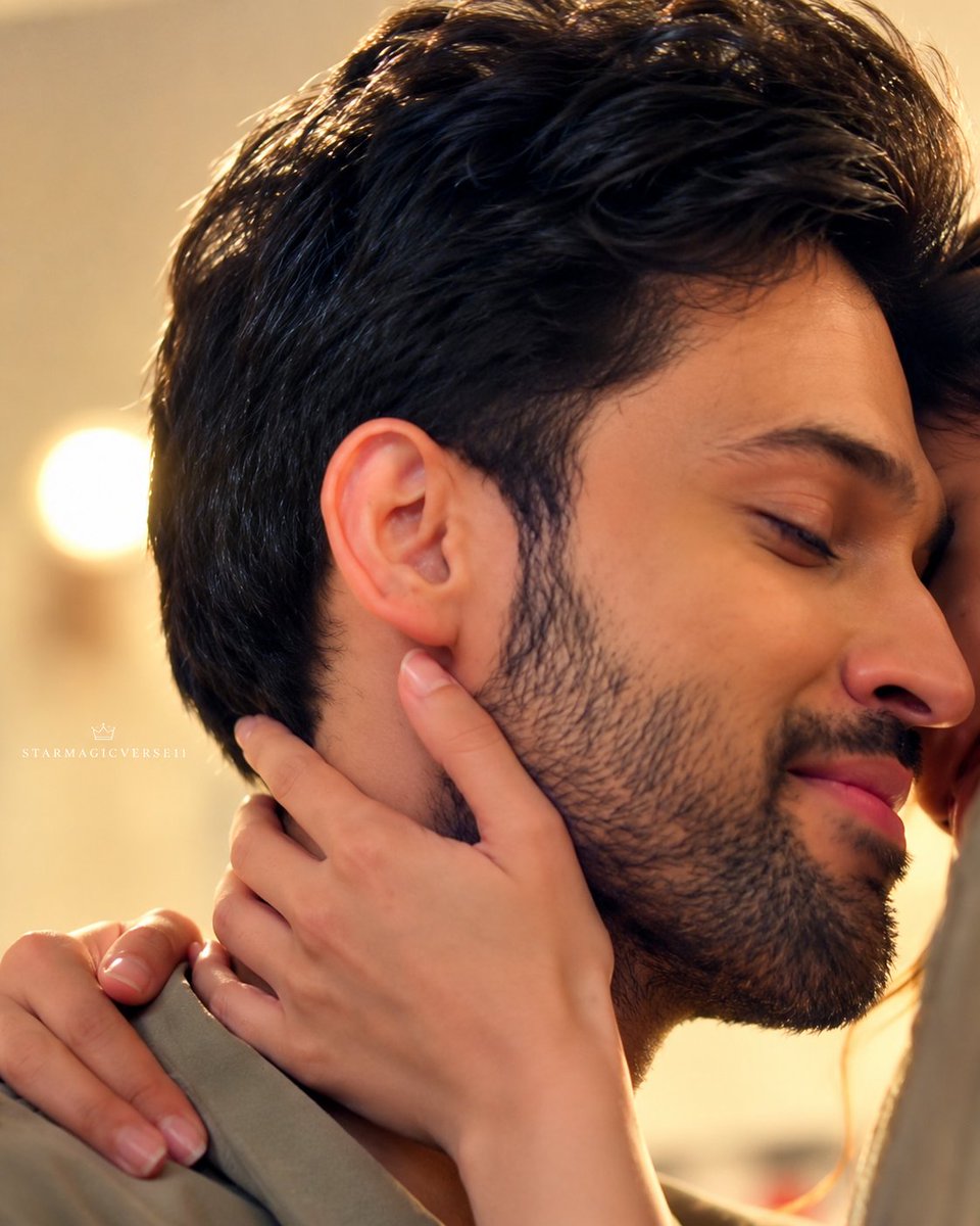 mishkatprecious's tweet photo. When Mahid lifted her—MY HEART 😭This reunion was worth the wait! 🥹🫶🏻

#ParthSamthaan #Mahid #Seherhonekohai https://t.co/pF0tzae7Bk