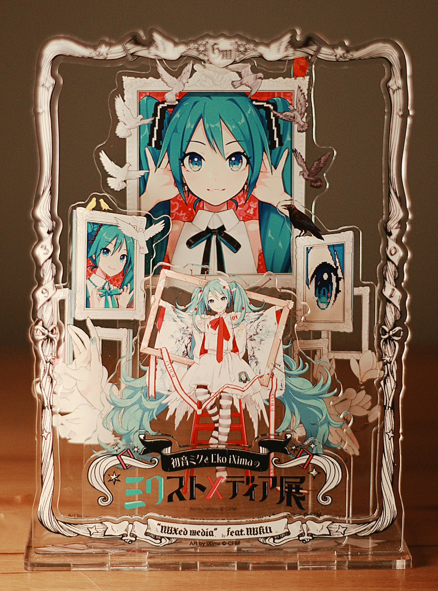 moe2_kyun's tweet photo. 「初音ミクとEko iXimaのミクストメディア展」、とてもよかったです！✨
そこで買ったアクリルジオラマを家で組み立てたら、ちょっと懐かしい気持ちになりました。💙
#iXima展 https://t.co/v8OBFIPbnV