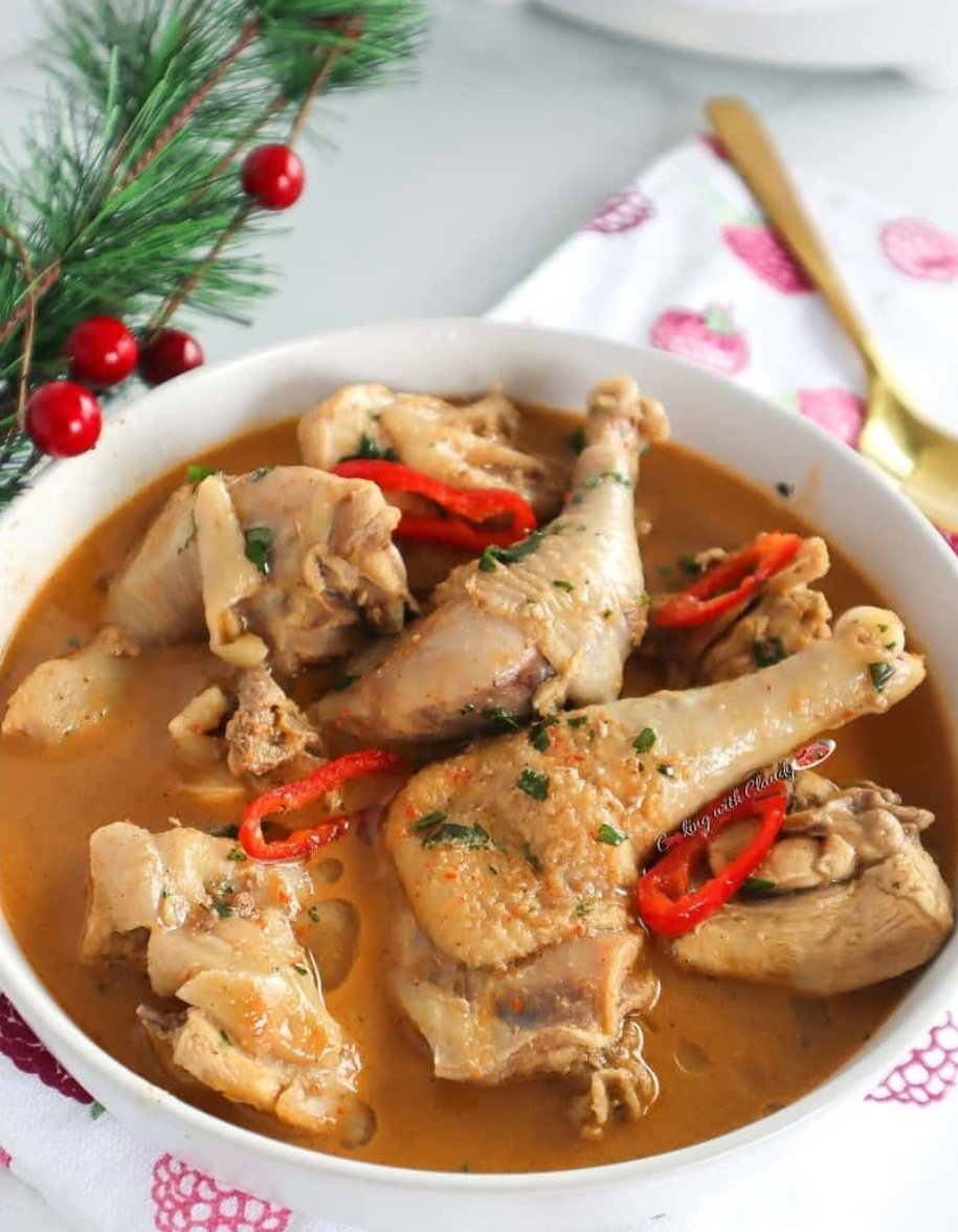 real_Faithie's tweet photo. Catfish pepper   or   chicken pepper soup                                      soup https://t.co/OvbWlBvrKv