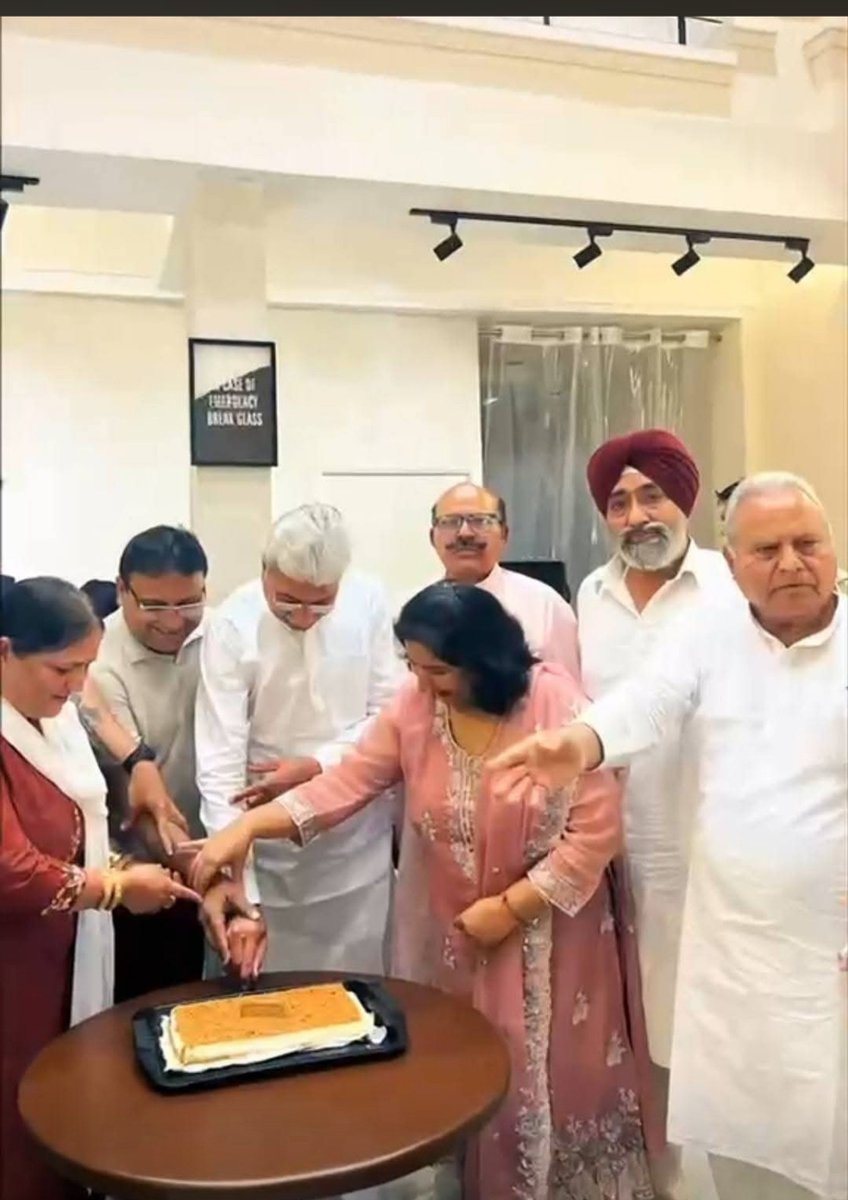 Monikadoomrainc's tweet photo. @SanjaySDutt @raonarenderinc @INCIndia @kharge @RahulGandhi @priyankagandhi @kcvenugopalmp @ajaymaken @MukulWasnik https://t.co/HrJsNqYnaf