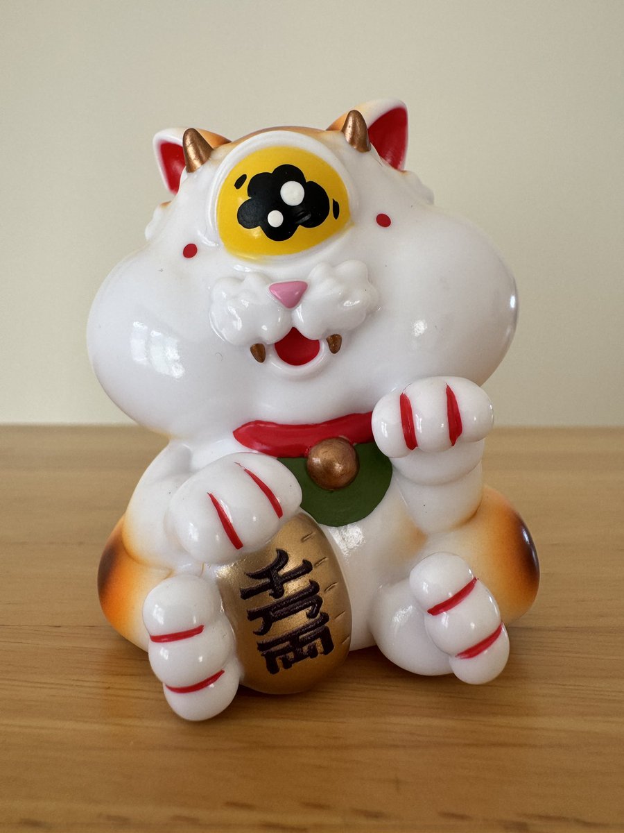BlueRhino2951's tweet photo. 【ソフビ記録】
ソフコン10
2026年9月22日

⭐️招き猫
     bokigirl1さん

招き猫を見ると欲しくなっちゃう😃
瞳がかわいい
幸運がやってくるように🙏

@BOKIGIRL1 https://t.co/jgXoDRcPMw