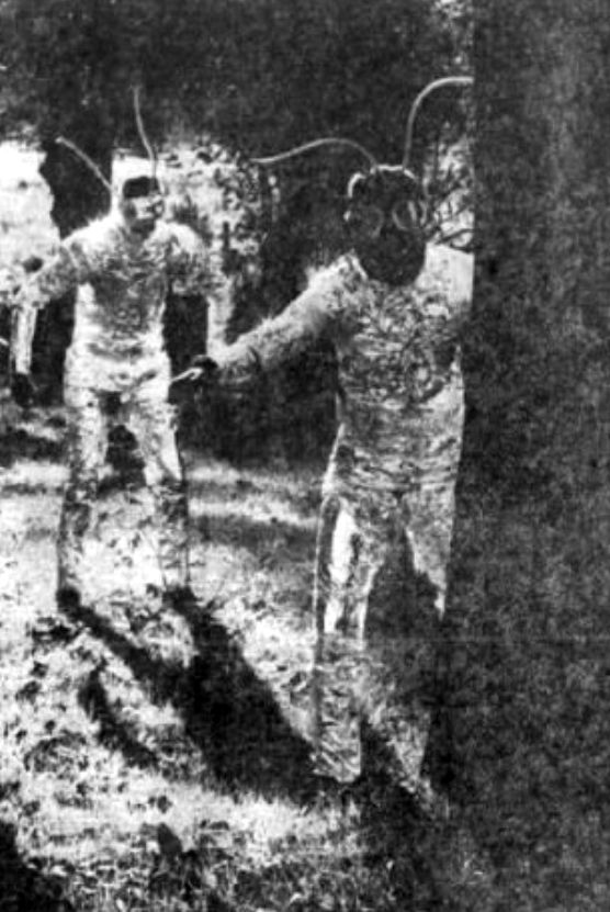 AlienArchiveX's tweet photo. On Oct. 16, 1973, motorists near Beavercreek, Ohio reported three silver-white humanoids with long antennae beside U.S. 35. Two of the three were arrested and identified as local pranksters, while the third evaded police.
https://t.co/CpinI6lk41

#ufos #aliens #ufotwitter https://t.co/B1oHpOPiAD