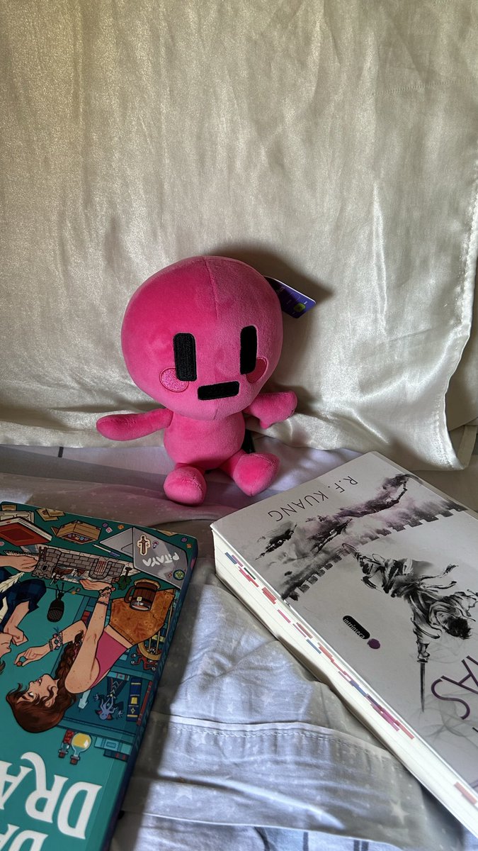 carolzaghetti's tweet photo. esse carinha chegou aqui e começou a ler meus livros??????????? https://t.co/ld1CZIwxBy