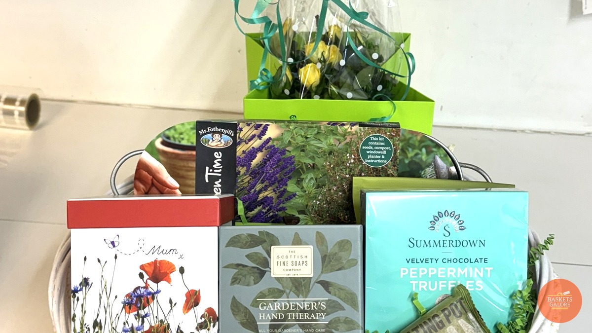 BasketsGalore's tweet photo. Today's Gift Basket Of The Day was the "Mum's Blooming Gift Basket" 🌿 

https://t.co/3PECwitr9h

Follow &amp; RT to enter #prize draw to #win a Gift Basket. 

More info via our blog. 

#giftbasketoftheday #gifts #competition #giftbasketsrule #getwell https://t.co/uYSldQTyId