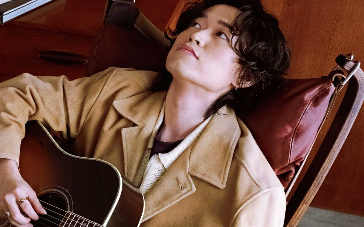 oggi_jp's tweet photo. Oggiの人気音楽連載「働く私に Musik」。発売中のOggi11月号に���、Z世代を牽引するシンガーソングライター、Tani Yuukiさんが登場！

記事▶︎https://t.co/DpibdhzP5X

飾らない素顔が垣間見えるインタビューや、撮り下ろしカットも必見です。

#TaniYuuki #サッシャ #働く私にMusik
@taniyuuki_staff @yu___09___11 @sascha348