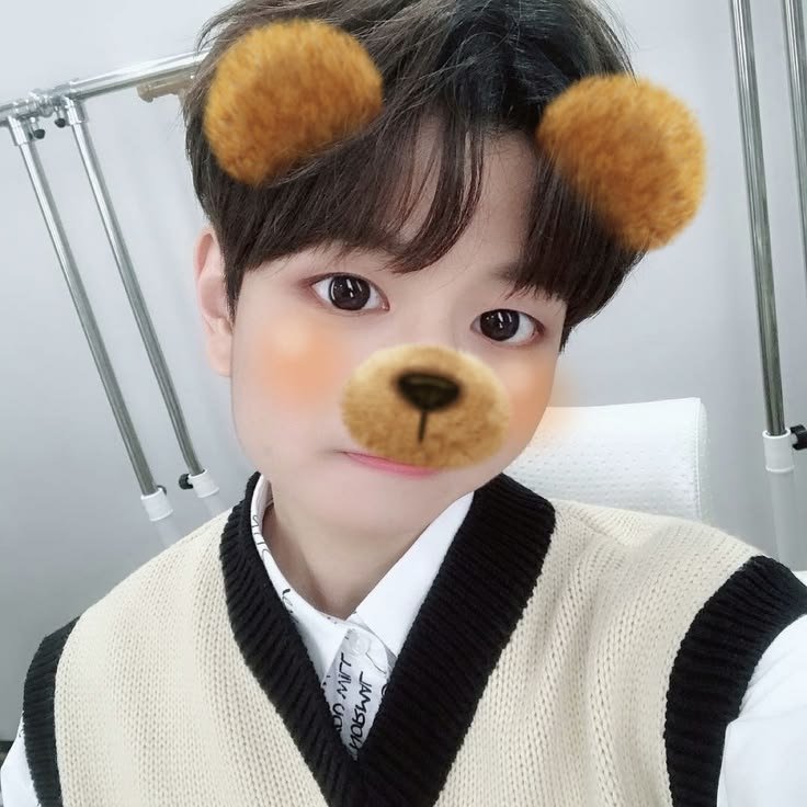 seungmchacco's tweet photo. BUSCO MUTIIIS :3

#shotties #skztwt #kpoptwt #engenes #coers

❀ - She | 🇦🇷 | 19yrs
❀ - Soy buena onda, interactuo mucho y agarro confianza rapido :3
❀ - Mientras no bardeen a mis favs todo bien lokooo:D

Extra: kdramas, bl’s 

💬, 🔄 &amp; 🩷= mutis 4ever https://t.co/WAkYhesxMR