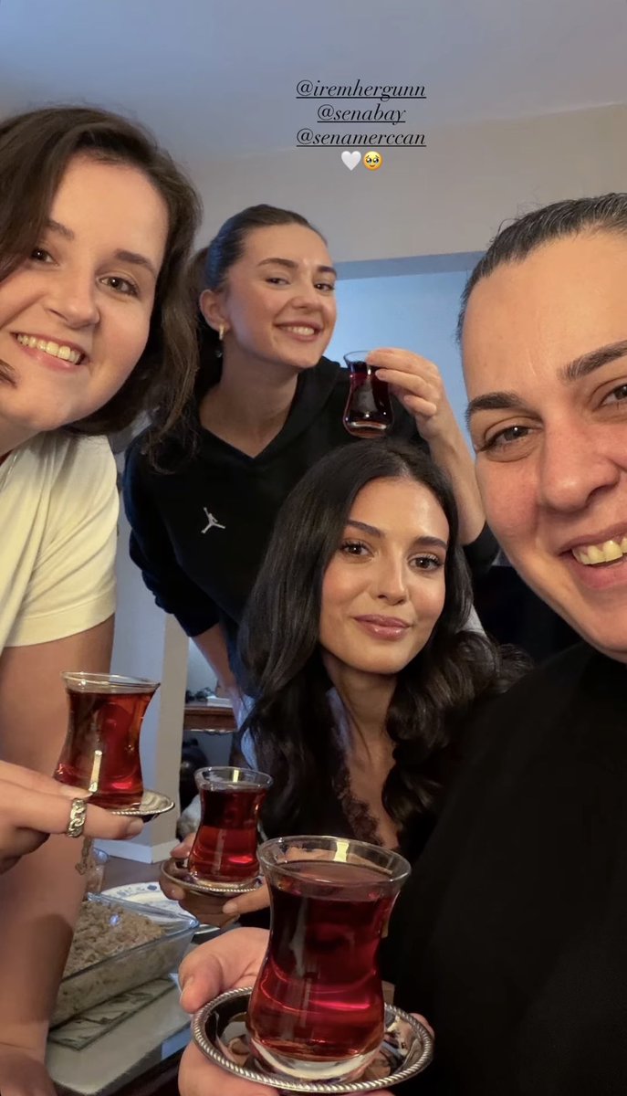 MerabetEtkinlik's tweet photo. #MahassineMerabet Instagram hesabına yeni hikayeler ekledi 💖 https://t.co/mF43NaEHVC