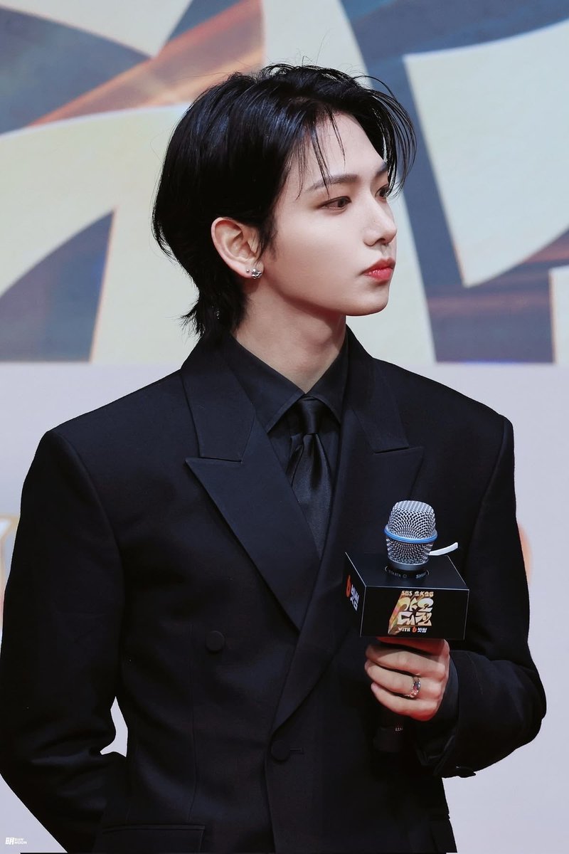 Onedoor1237's tweet photo. Why are we hating on Jaehyun/KOZ?

I’ve had braids before (As sm whose not black). And a black braided did them for me, they don’t seem to have a problem w it. So why is it a problem when jaehyun has them? He’s not disrespecting black people by throwing gang signs or mocking them https://t.co/HCBY6dCSrF
