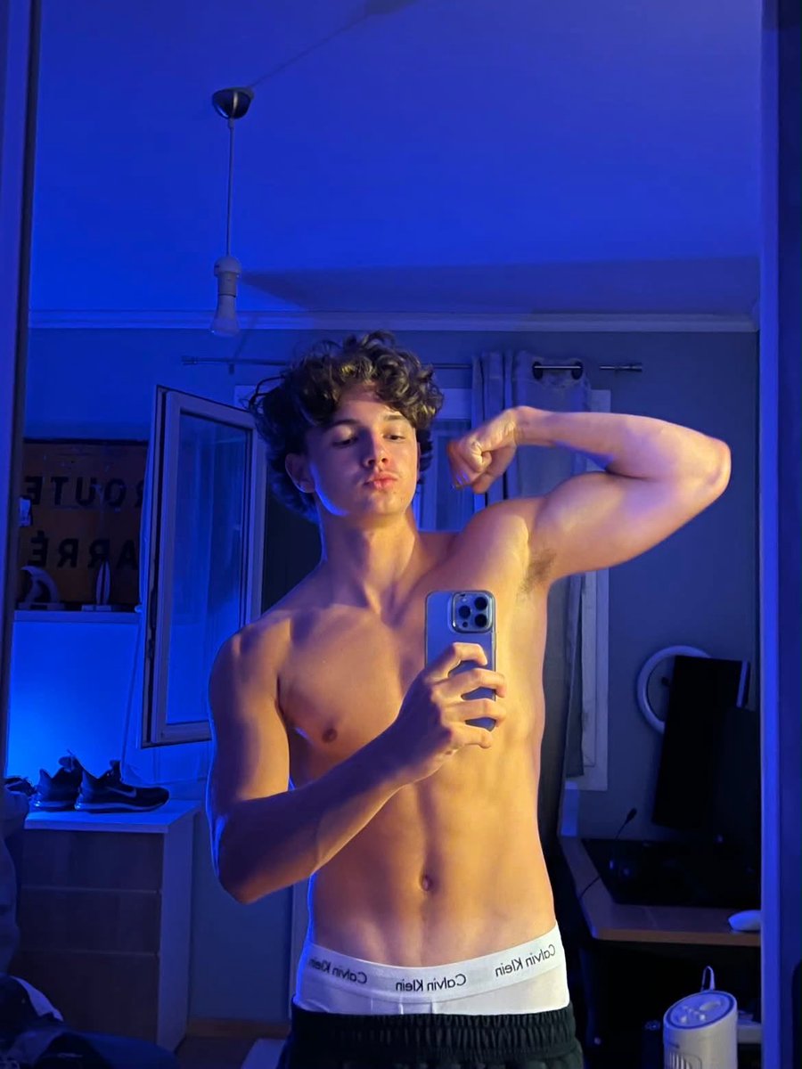 clemeenttuv's tweet photo. Y’a du nouveau la team sorry pour l’absence 😈🫣

Abonnement à 1€ venez sur mon uv 🎁😝

⬇️⬇️

https://t.co/TJIi8Wumdz https://t.co/XRQRzeovdu
