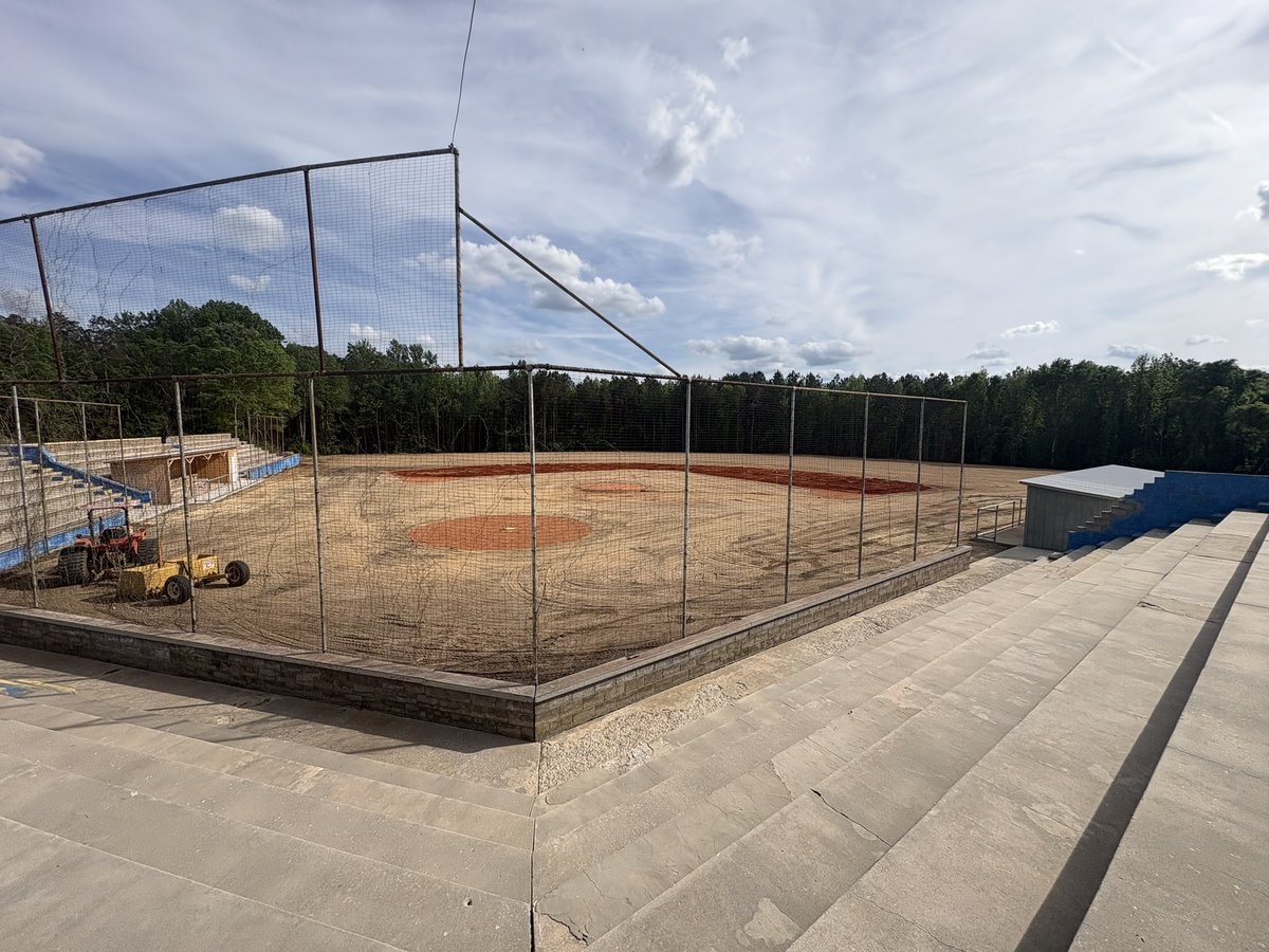 JoannaHornets's tweet photo. The countdown to 2027 is officially on! ποΈπ
The field renovations are coming along.
Help support our project! All donations are tax deductible. Visit https://t.co/VCCLxdooae
#HornetPride #RenovationUpdate #HomeIn2027 #HornetsReturn https://t.co/7xGZNylNGH