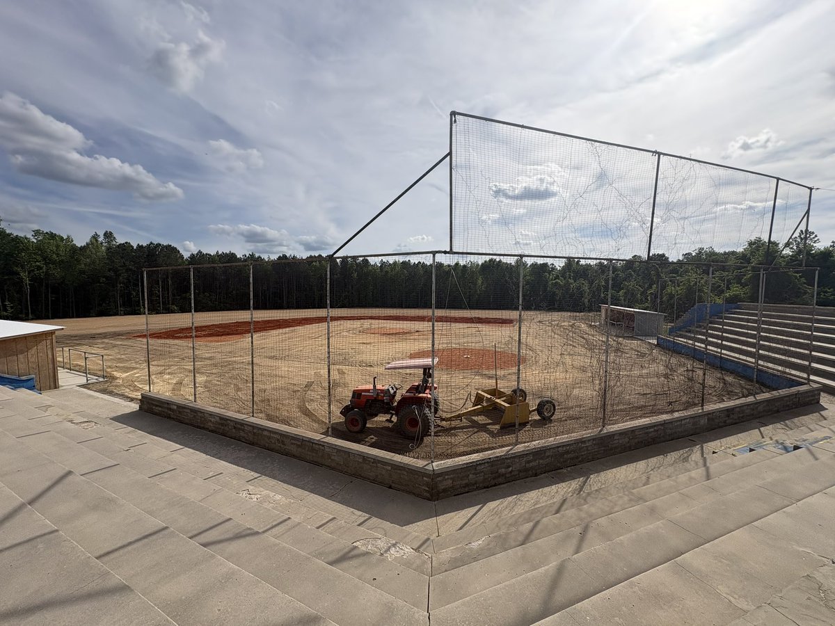 JoannaHornets's tweet photo. The countdown to 2027 is officially on! ποΈπ
The field renovations are coming along.
Help support our project! All donations are tax deductible. Visit https://t.co/VCCLxdooae
#HornetPride #RenovationUpdate #HomeIn2027 #HornetsReturn https://t.co/7xGZNylNGH