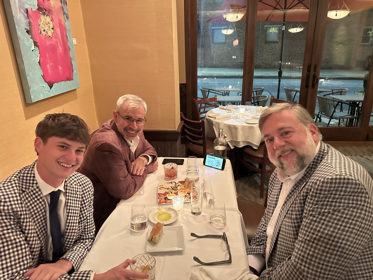 PAChapterACP's tweet photo. Members of the PA-ACP Chapter were able to enjoy an evening of socialization and policy discussion with members of the Pennsylvania House of Representative. https://t.co/8e4V3RFzjb