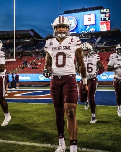 darien_carlisle's tweet photo. After a Great Conversation with @CoachMarkWatson I am blessed to receive an offer from Missouri State!! @CoachDonerson @MiltonWAdamsII @CoachL__ @JuCoFootballACE @JUCOInsiderRep https://t.co/RwqVzkWnro
