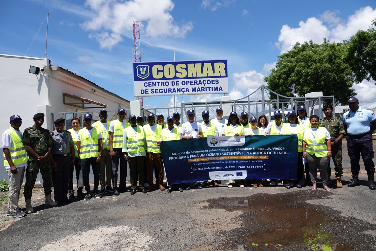 CSRP2016's tweet photo. Jour 2 du Groupe de Travail SCS de la CSRP à Praia (programme WASOP). Au programme de la matinée : restitution des ateliers de la veille et immersion sur le terrain avec la visite du Port de Praia et du centre COSMAR. #CSRP #WASOP https://t.co/LIQkXhgqO0