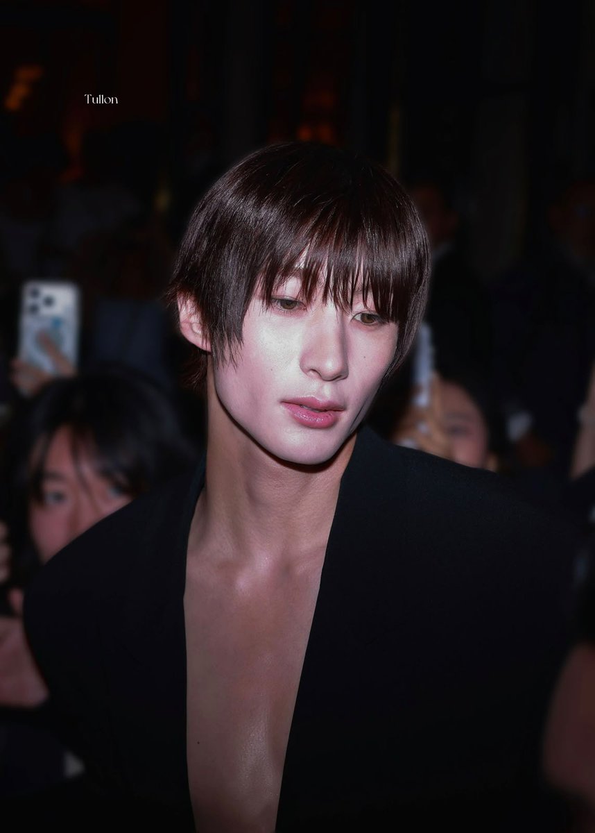 TheePopCore's tweet photo. RIIZE’s Anton shines with his charismatic looks at the Saint Laurent show. https://t.co/pTZMb3f70Y