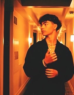 TorchBoyLegacy's tweet photo. ••ʜɪꜱ ʙᴀꜱɪᴄ ɪɴꜰᴏʀᴍᴀᴛɪᴏɴ••

The Controlled Inferno

Full Name: Mason Storm
Alias: Torchborn, The Inferno, Little Torch
Universe: Marvel
Father: Johnny Storm
Another Father: Bob 
Twin Sister: Mila Storm
Origin: Came from Future Timeline with his twin https://t.co/pcOyIziIvA