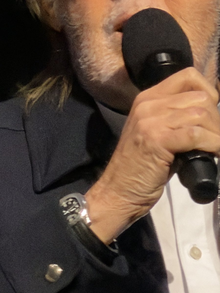 Acfu's tweet photo. ¿Que reloj lleva Sir Paul? Cc @Horas_y_Minutos @DonUhr24 https://t.co/jfVhnfU25R