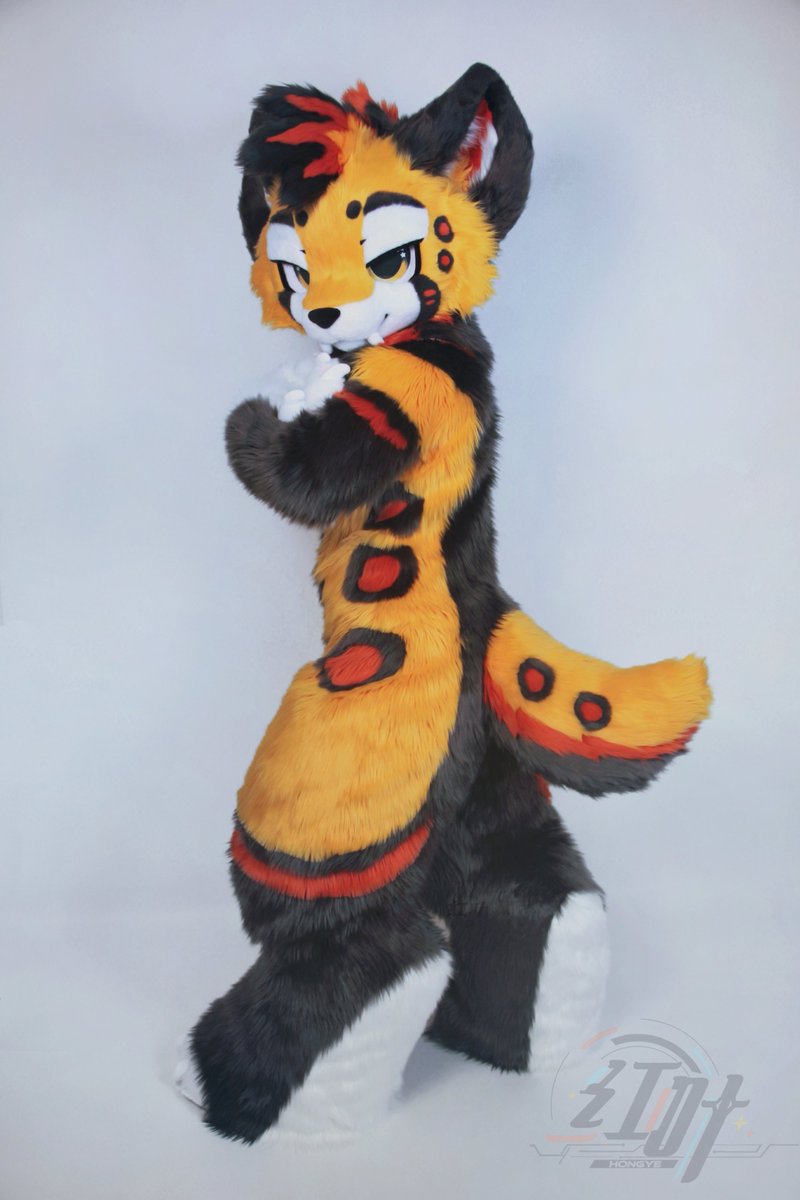hongyetutu_'s tweet photo. commission！🐯🦷❤️🧡🖤
owner：@StarBurstSaber
#fursuit #fursuits #fursuiter #fursuitmake #fursuitcommission #furry #furryart #kemono #FursuitEveryday https://t.co/PePrVMocHh