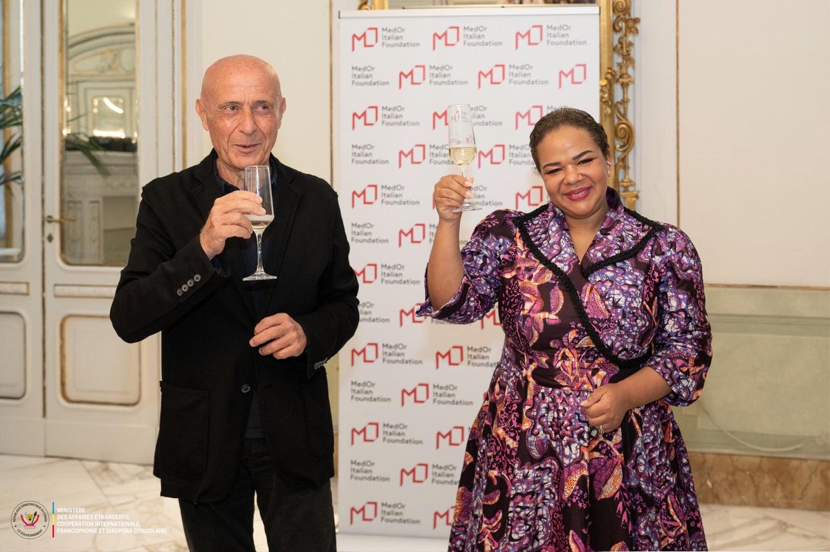 RDC_Minafet's tweet photo. 🇨🇩🇮🇹 Ce mardi 29 septembre 2026, à Rome, S.E. Madame Thérèse Kayikwamba Wagner (@RDCongoMAE), Ministre d'État, Ministre des Affaires Etrangères, Coopération Internationale, Francophonie et Diaspora Congolaise, a pris part à la séance de signature du Mémorandum d'entente entre le Gouvernement de la République démocratique du Congo et MED'OR, en présence de M. Marco Minniti. Elle a procédé, aux côtés du Président de MED'OR, à la signature du Protocole d'accord, qui définit le cadre général de partenariat et les principes directeurs régissant les consultations futures entre les deux parties.

La Ministre d'État a salué la signature de cet instrument, qui vient mettre fin à une léthargie et réchauffer le partenariat tout en soulignant qu'il ne doit pas être « un accord de plus signé pour être gardé dans les tiroirs ». Elle a insisté sur la nécessité d'impulser une nouvelle dynamique dans la coopération bilatérale RDC-Italie, à travers la facilitation du dialogue stratégique, l'organisation de séminaires et d'ateliers d'études, ainsi que l'identification de projets axés sur le renforcement des capacités sectorielles et la coopération au développement.

Les axes phares retenus couvrent l'enseignement supérieur et les bourses, la cyber-résilience et les technologies avancées (cybersécurité, IA, spatial, télécommunications), l'analyse géopolitique et la sécurité, ainsi que le soutien aux politiques publiques et à l'intégration industrielle, notamment en appui au Plan Mattei. La Ministre d'État a conclu en proposant l'organisation, dès les prochains mois, d'actions d'impact majeur, missions d'experts, arrangements spécifiques et manifestations d'intérêt du secteur privé pour une coopération plus stratégique, plus tangible et plus structurée entre la RDC et l'Italie.

@Presidence_RDC 
@PrimatureRDC 
@Com_mediasRDC