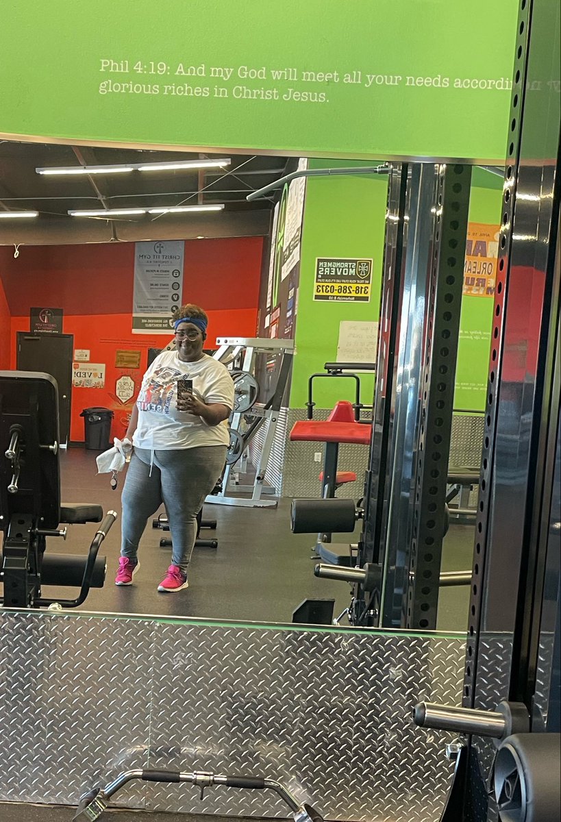 DeanDash768367's tweet photo. Today was gym day. Been fighting lupus the past few years but after many attempts to get back into the gym today was a good one. I dragged getting out of bed. So worth it 🦾💋🙌🏾 https://t.co/TzodeGSYL0