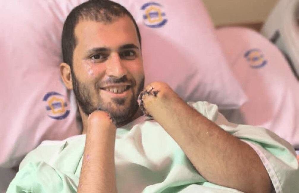 yasbim_313's tweet photo. دانشجوی ابله که نمیتونی از شکمت بگذری و اغتشاش می کنی ، تاوان حماقت تو رو باید مدافعان وطن با گذشتن از دست و پاهاشون بدن ، خااااااک بر سرت https://t.co/pTgUgJxUr3
