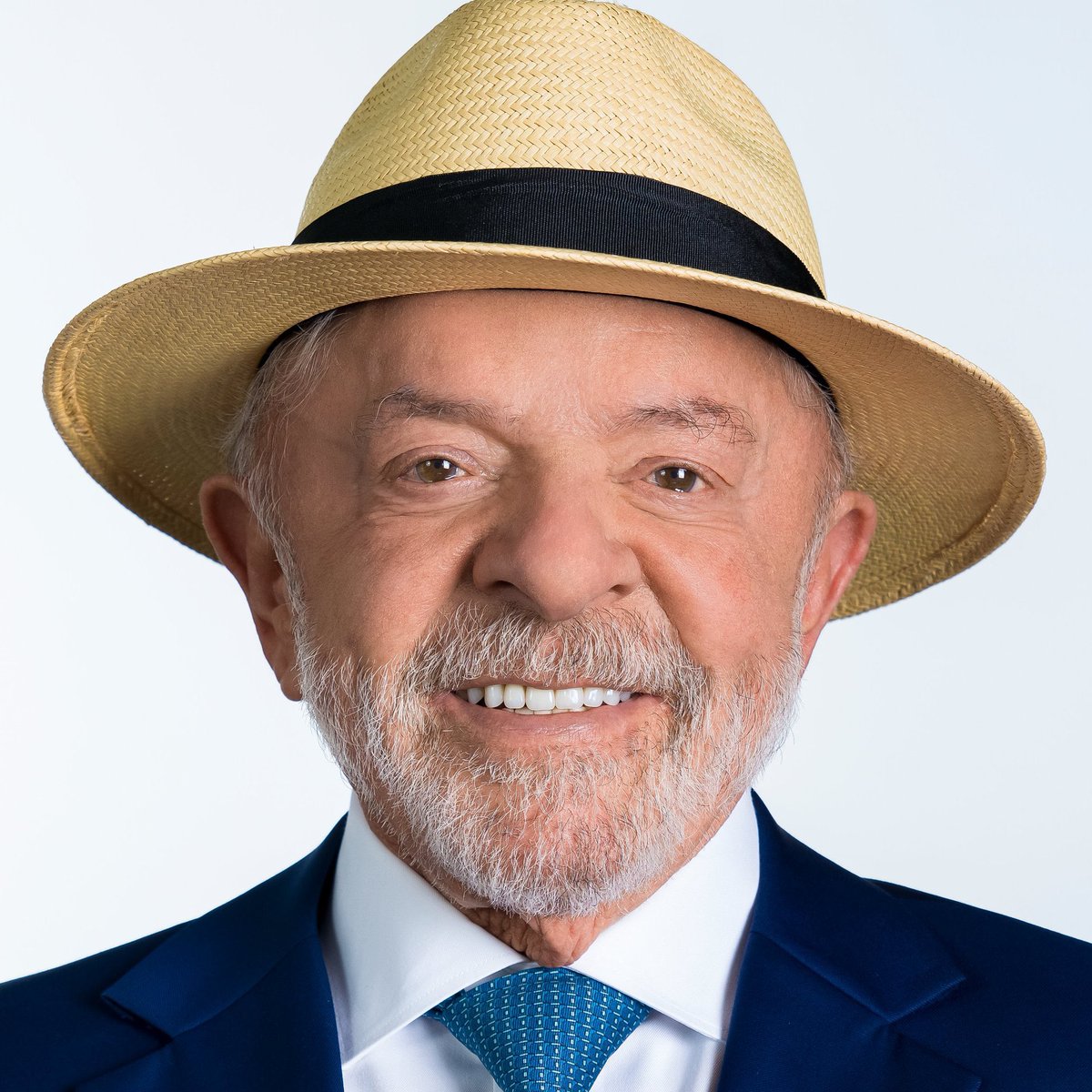 hae97rin's tweet photo. lembre-se que o newjeans apoiou o protesto contra o golpe de estado, são a favor dos direitos trabalhistas e elas NUNCA seriam a favor da extrema direita. 

tokkis com o lula nesse domingo, 13 neles https://t.co/PRAEbSNfNa
