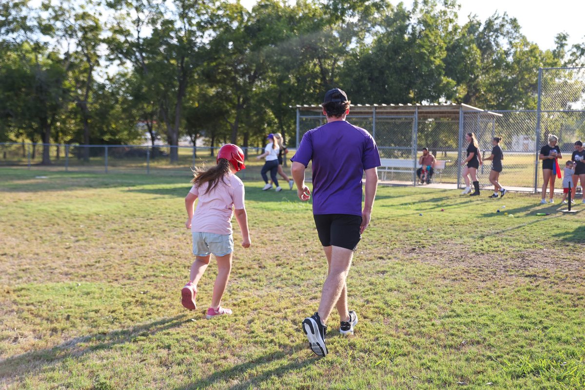 TarletonBase's tweet photo. Monday night well spent with the community 💜 https://t.co/7TkdLxtXxa
