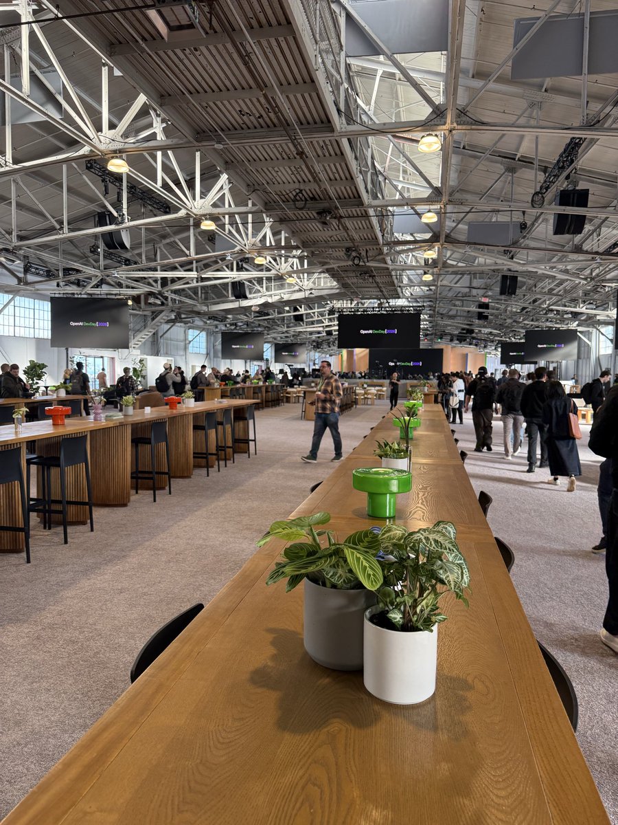 shahab_cha's tweet photo. Getting ready for Dev Day https://t.co/9Ob1bSwoMT