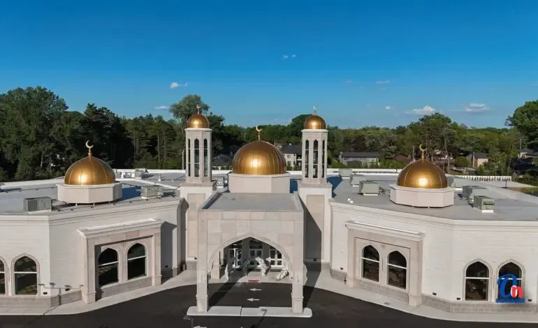 sharghzadeh's tweet photo. American Muslims tell the architect "Here's 15 million dollars, build the ugliest building possible" https://t.co/ocEy20pezS
