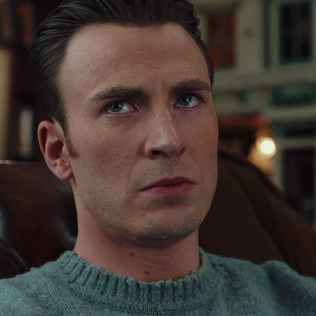 Astronautstorm's tweet photo. Chris Evans as Hugh Ransom Drysdale in Knives Out. https://t.co/6ZZIwJ6dY2