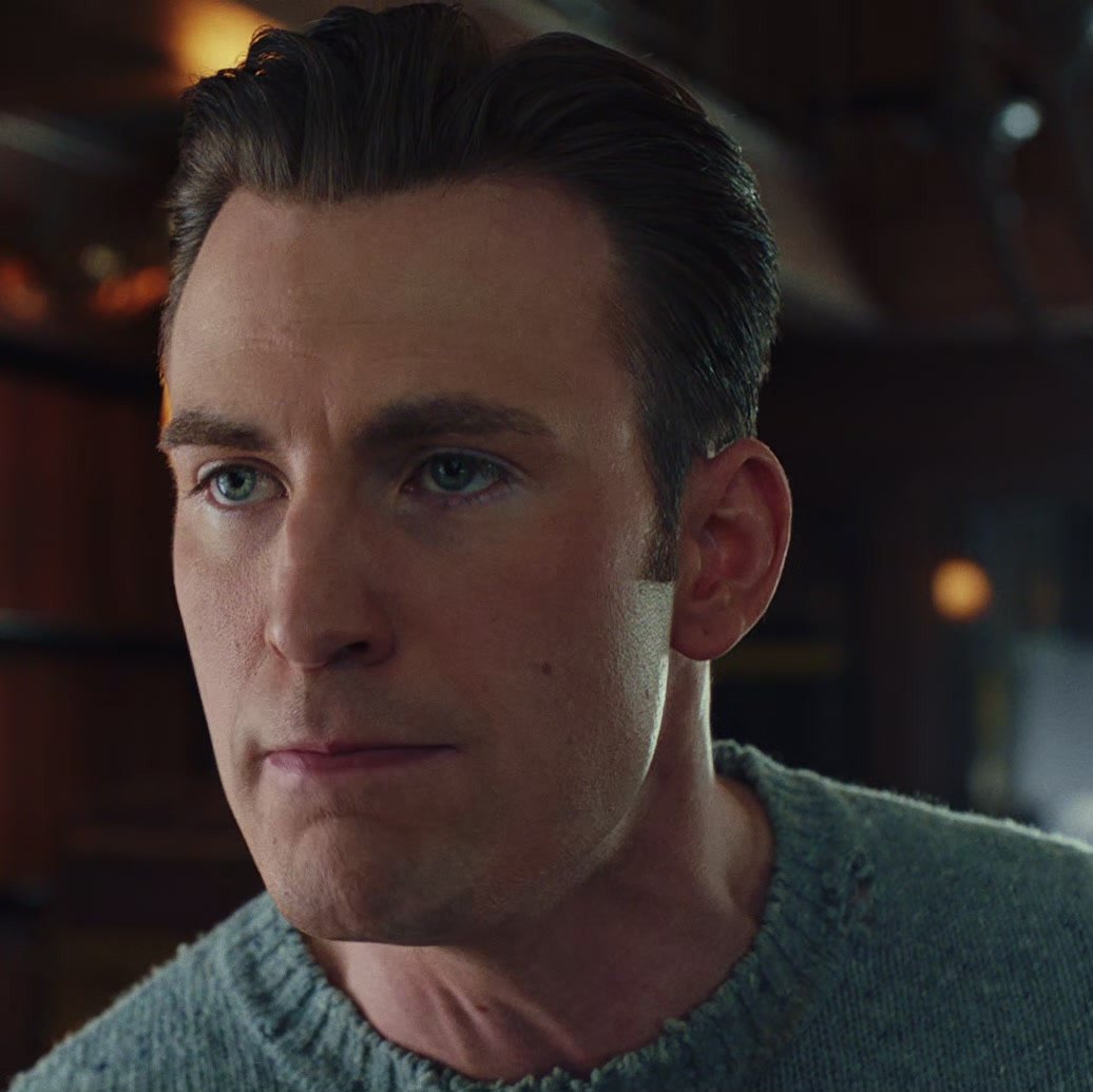 Astronautstorm's tweet photo. Chris Evans as Hugh Ransom Drysdale in Knives Out. https://t.co/6ZZIwJ6dY2