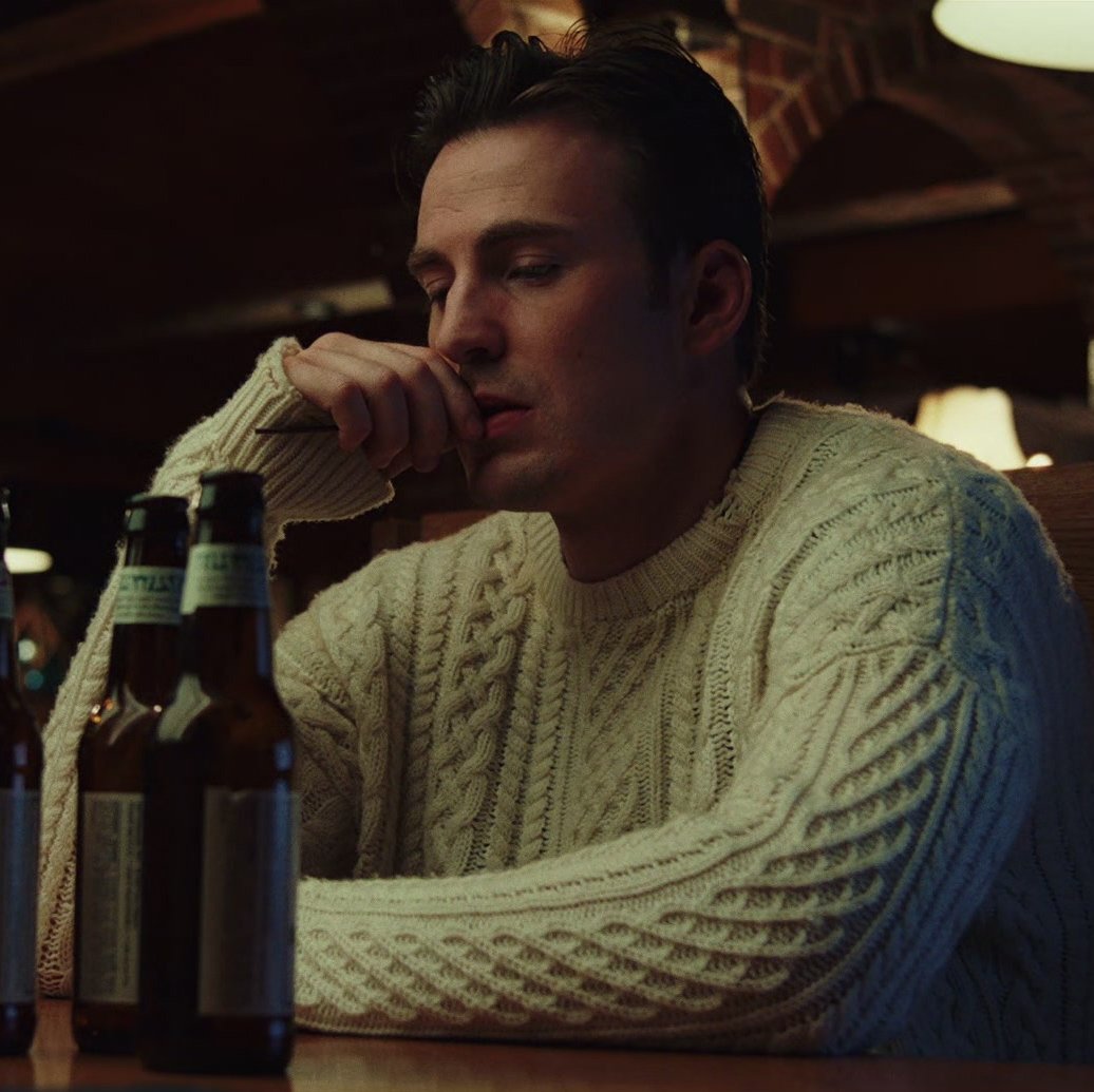Astronautstorm's tweet photo. Chris Evans as Hugh Ransom Drysdale in Knives Out. https://t.co/d2SU2jczEr