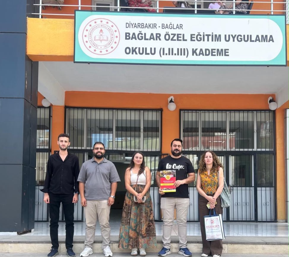 egitimsen21's tweet photo. Bugün işyeri ziyaretleri kapsamında Bağlar İlçesinde bulunan

📍Aşık Veysel Özel Eğitim Uygulama Okulu
📍700. Yıl Ortaokulu 
📍Bağlar Özel Eğitim Uygulama Okulu

İşyerlerini ziyaret edip eğitim emekçileri ile ekonomik sorunlarımız, eğitim emekçilerine yönelik şiddetle mücadele ve diğer sendikal gündemlerimiz üzerine görüş alışverişinde bulunduk.