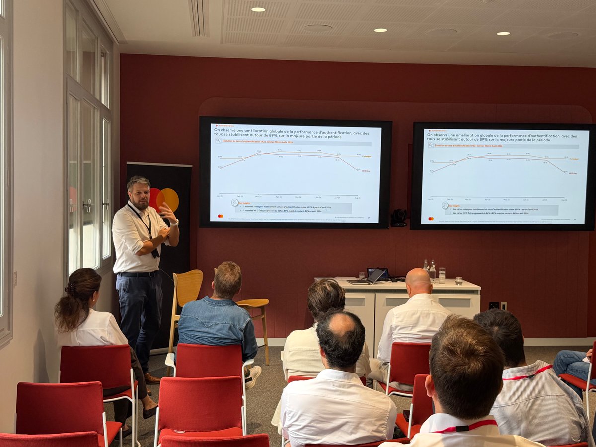 MastercardFR's tweet photo. Comment transformer la performance des paiements en levier de conversion ? 📈

Nouvelle séquence de Mastercard for Merchants 2026, avec un retour d’expérience concret de leboncoin aux côtés de #Mastercard.

Authentification, autorisation, lutte contre la fraude : Laurent Bréchon-Cornery (Mastercard), revient sur les trois dimensions à travailler pour optimiser l’acceptation des paiements. Avec un enjeu majeur : identifier précisément les points de friction et agir là où les gains de performance sont possibles.

Une démarche menée au quotidien chez leboncoin, comme l’explique Aymeric Milcent :

"Moins on met de friction dans le parcours de paiement, plus on favorise la conversion. Nos échanges réguliers avec #Mastercard nous ont permis d’identifier des leviers précis et d’améliorer globalement nos performances". 💬

Analyse quotidienne des performances et des incidents, identification de leur origine, échanges avec Mastercard et les émetteurs… Une collaboration qui permet aussi aux équipes de prendre du recul.

"Nous avons besoin de sortir la tête du guidon. Les points réguliers avec Mastercard nous permettent de cibler ce qui fonctionne, ce qui fonctionne moins bien et de mieux répondre à nos problématiques".

Une illustration très concrète de la valeur du partage de données et d’expertise entre commerçants, réseau et émetteurs pour construire des parcours de paiement toujours plus fluides.

#MastercardForMerchants #eCommerce #Paiements #Performance #Innovation